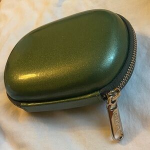 La Mer Shimmering Green Hard Compact Case
